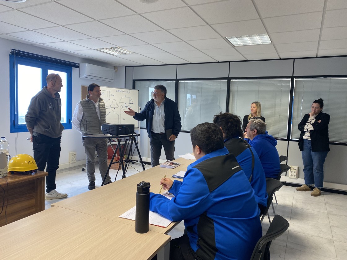 Estevan y Gan visitan el programa experiencial de edificios en Alcañiz