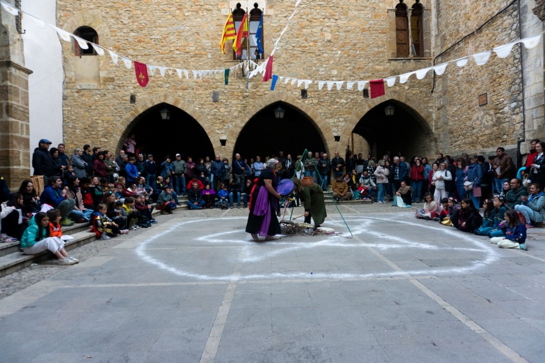 La Iglesuela invita a un viaje sensorial entre la tradición, el arte y el espectáculo