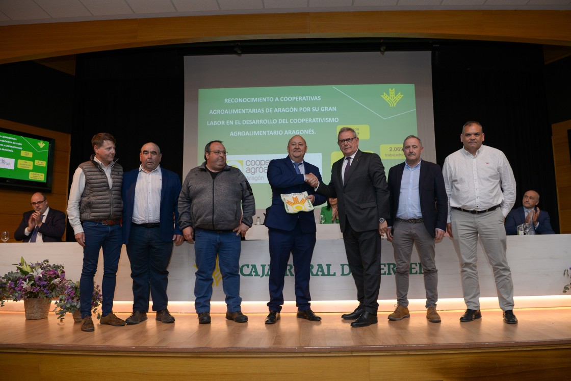 Caja Rural reconoce la labor de Cooperativas Agroalimentarias