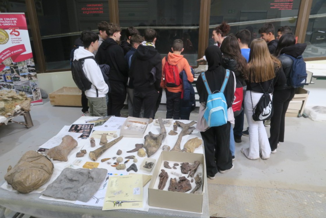 La Fundación Dinópolis celebra el Día Internacional de los Museos con charlas y visitas educativas y el acceso libre a su último libro publicado