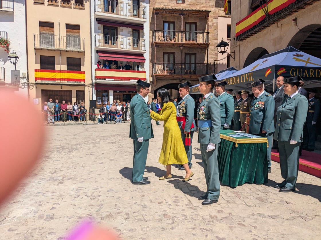 La directora de la Guardia Civil califica Mora de “pueblo solidario y humanitario”