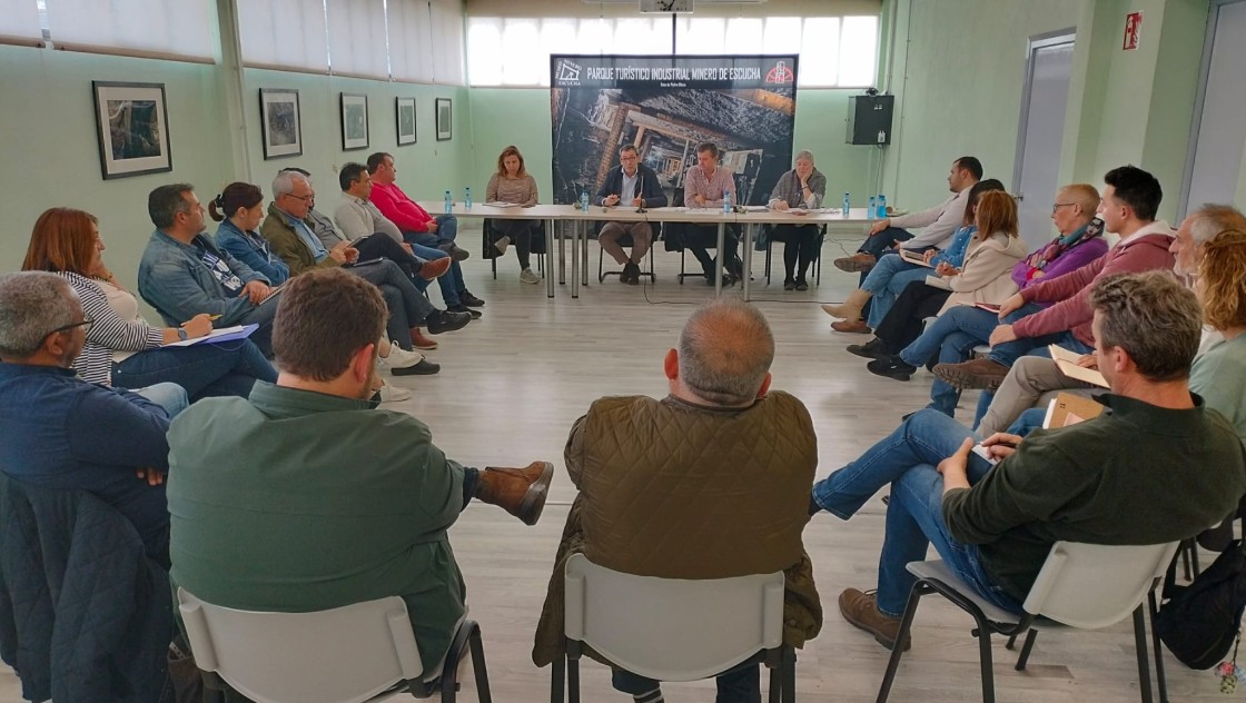 La nueva ejecutiva del PSOE Teruel clama
