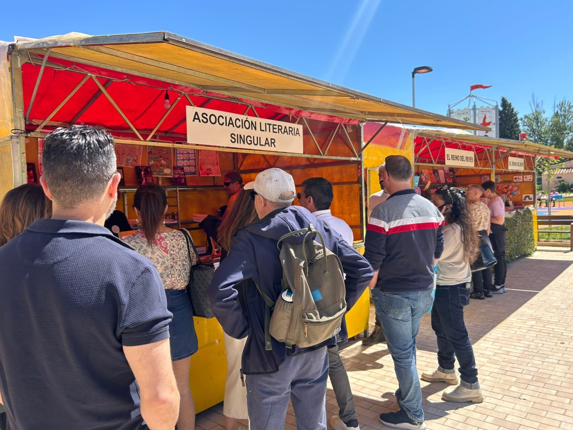 La Feria del Libro de Andorra cumple 30 años con nueva ubicación y más vida que nunca