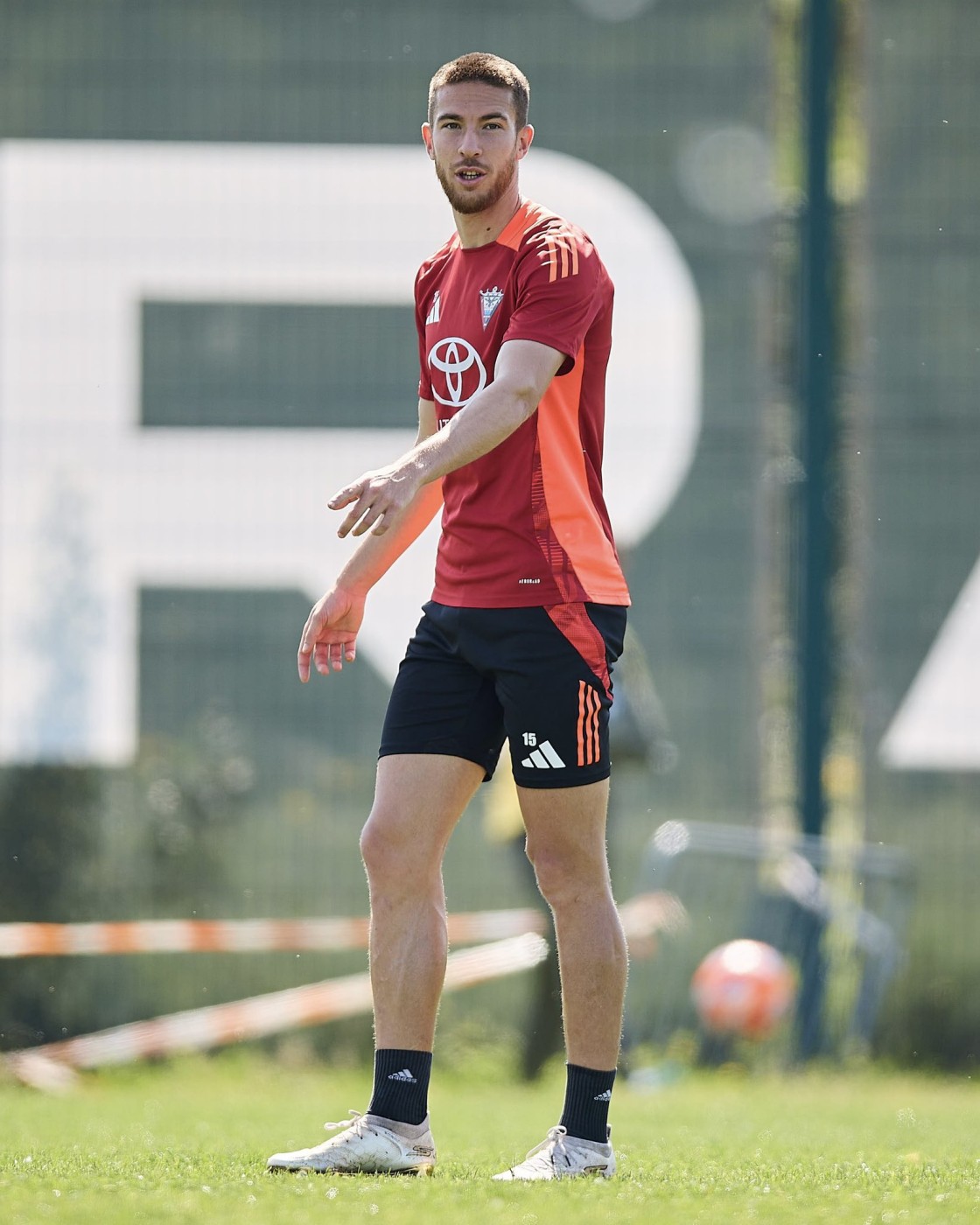 El Mirandés ata el ‘play-off’ gracias al tanto del turolense Pablo Tomeo