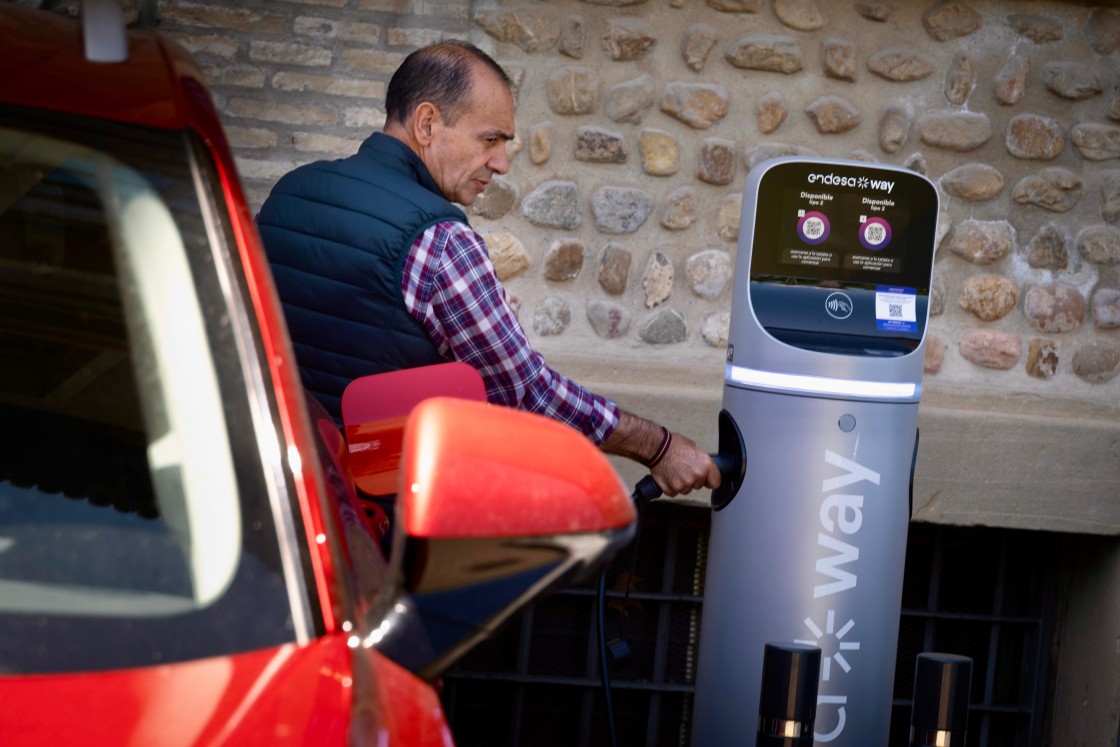 El Gobierno de Aragón impulsa la movilidad eléctrica con la instalación de diez estaciones de recarga en la provincia de Teruel