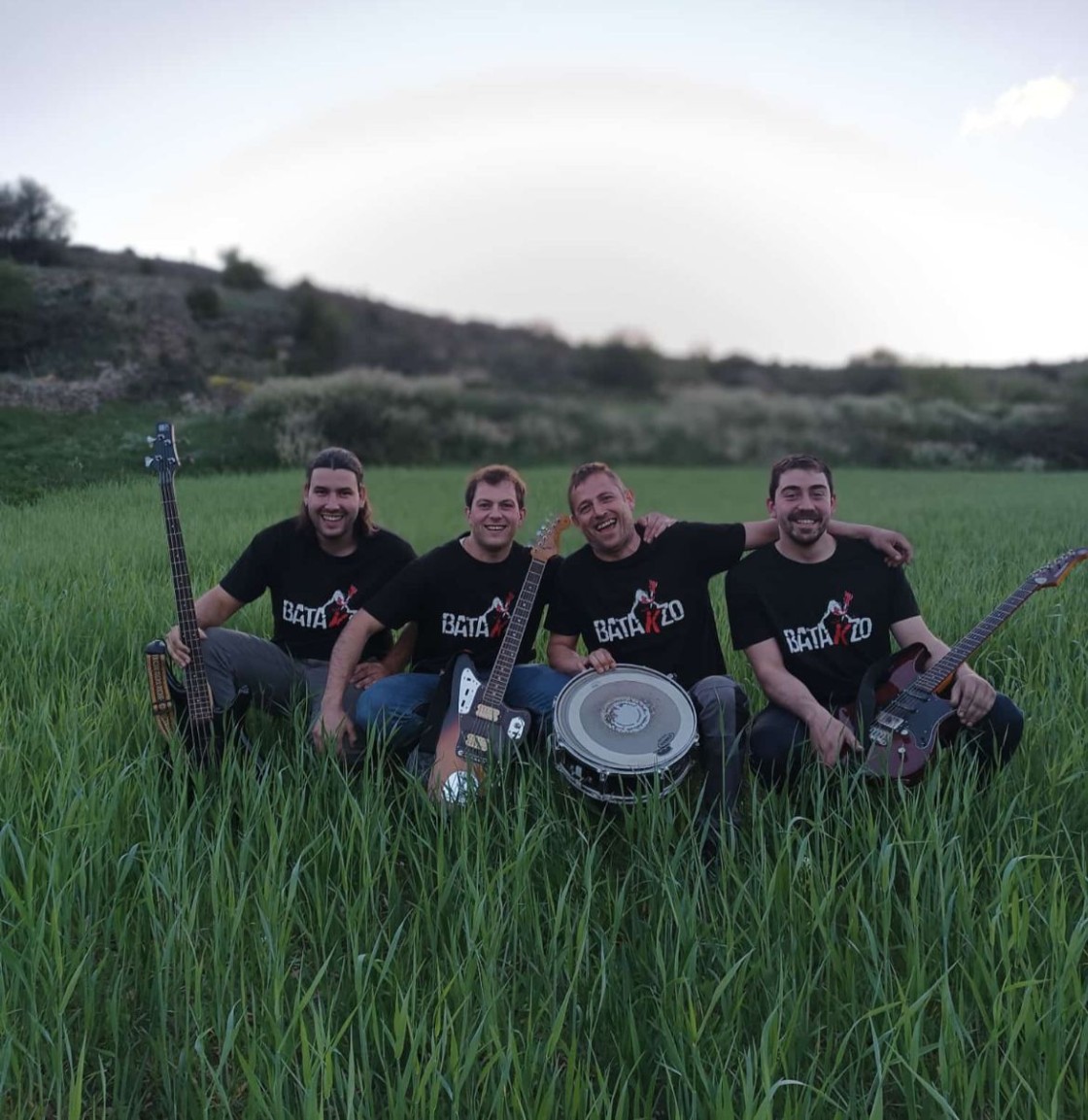 El grupo BataKzo irrumpe en el Maestrazgo: un golpe de punk-rock desde Cantavieja