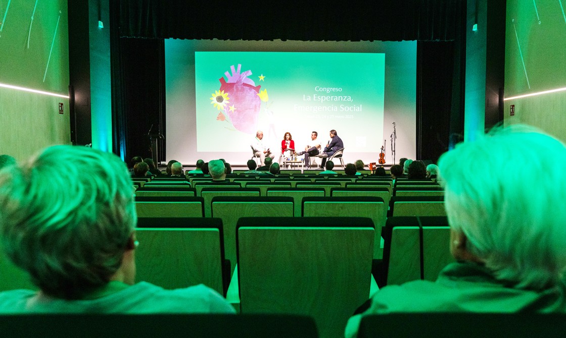 El Congreso de la Esperanza se clausura escuchando testimonios de cercanía