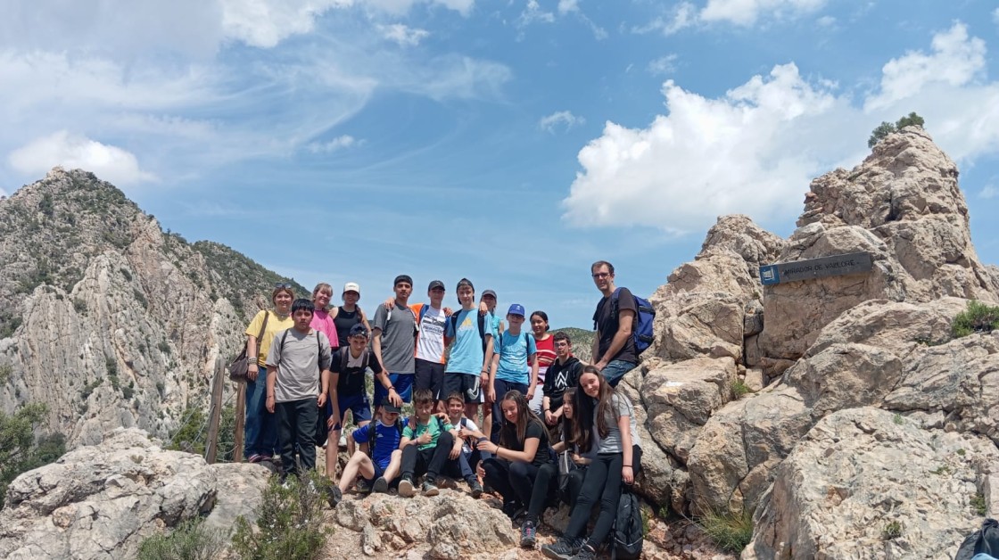 Los Jóvenes Embajadores del Geoparque del Maestrazgo inician su formación con salidas de campo coordinadas por la Fundación Dinópolis
