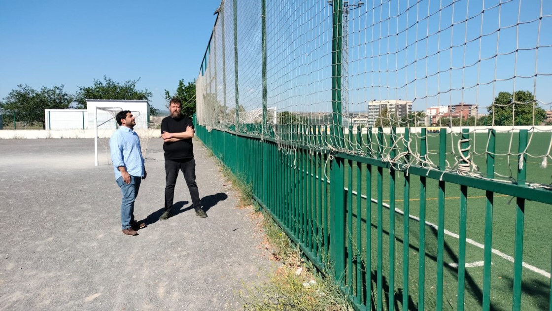 El PSOE pide la adecuación del campo de fútbol Los Enebros, en La Fuenfresca, a la normativa de instalaciones deportivas