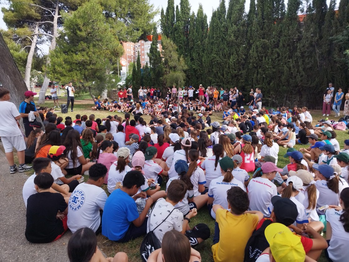 El parque Los Fueros de Teruel acoge este viernes una jornada de orientación en la que participan 740 escolares