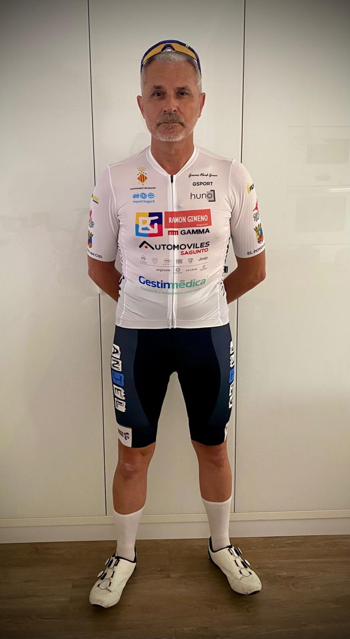 Francisco Sánchez, ciclista de los Caballeros del Cid, participante en la ruta de Sagunto a El Poyo del Cid: “El año pasado fue bestial porque reunimos 3.000 euros en un mes, y este ya llevamos 6.000”