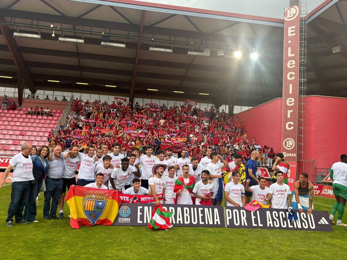El lleno “hasta la bandera” de Los Pajaritos aún dejó algunos asientos libres en el estadio