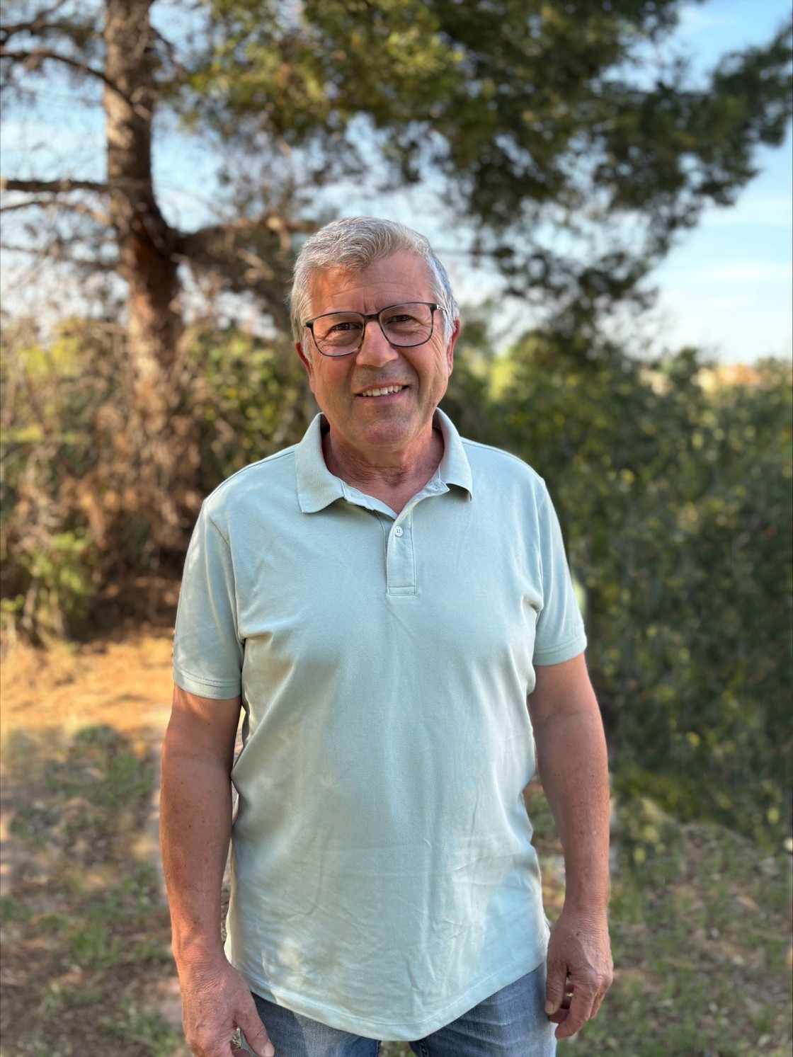 Joaquín Herrero Conejos, autor de un libro dedicado a los carboneros: “En Formiche todos en invierno hacían carbón, en la comarca nos llamaban los ‘zaumaus’”