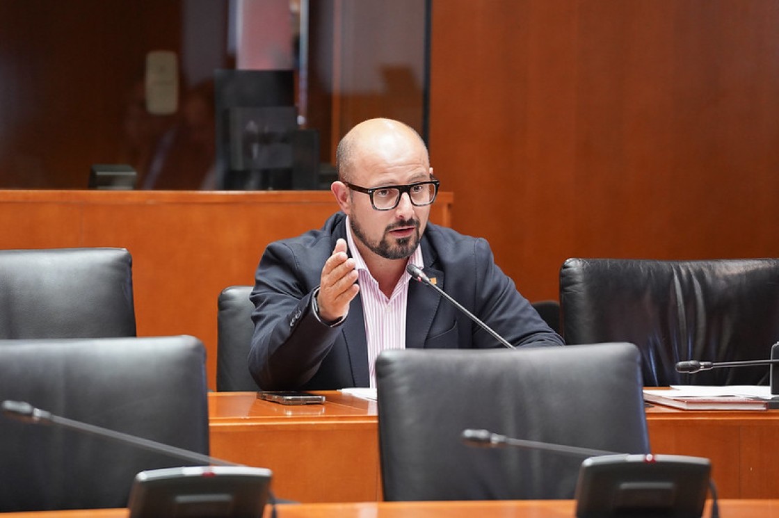 El Parlamento aragonés pide que los colegios reciban frutas, hortalizas y leche de producción local y de temporada
