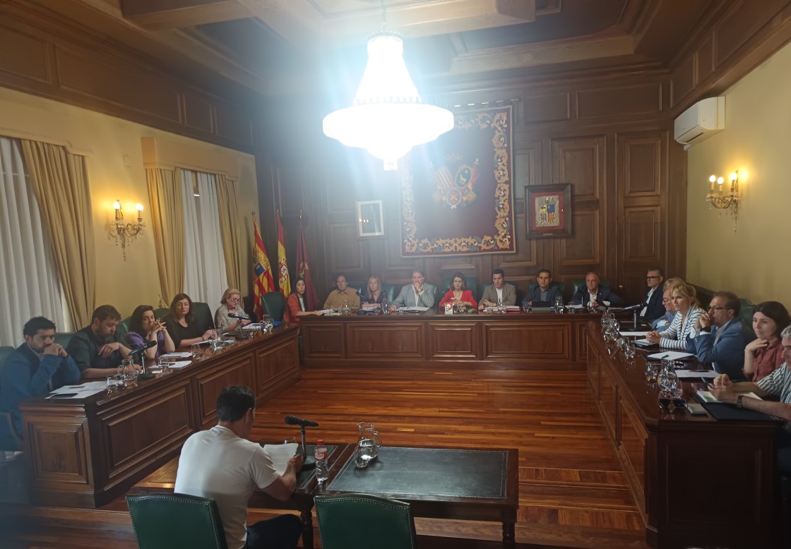 Vecinos del entorno de la calle Comadre piden el traslado del centro de tutelados a otra ubicación