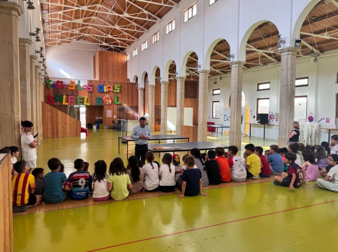 El Ayuntamiento de Alcañiz recibe a alumnos de 8 años del CEIP Concepción Gimeno