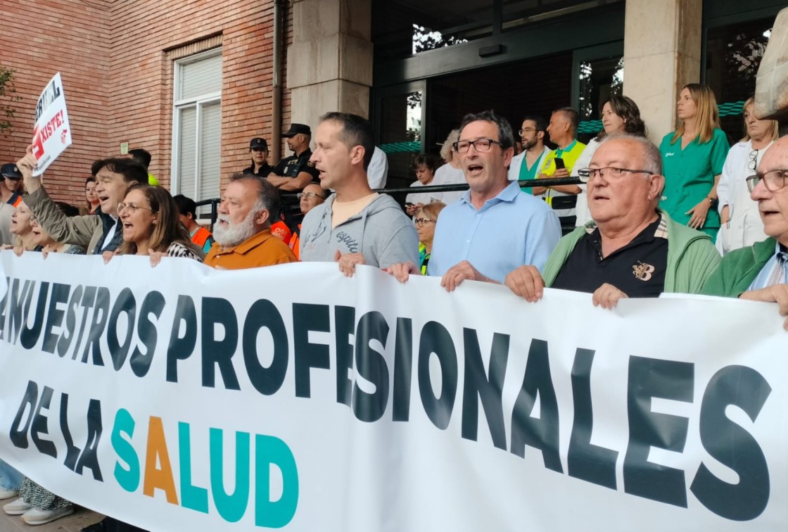 El PSOE de Teruel critica la ausencia de los populares turolenses en la manifestación por la sanidad