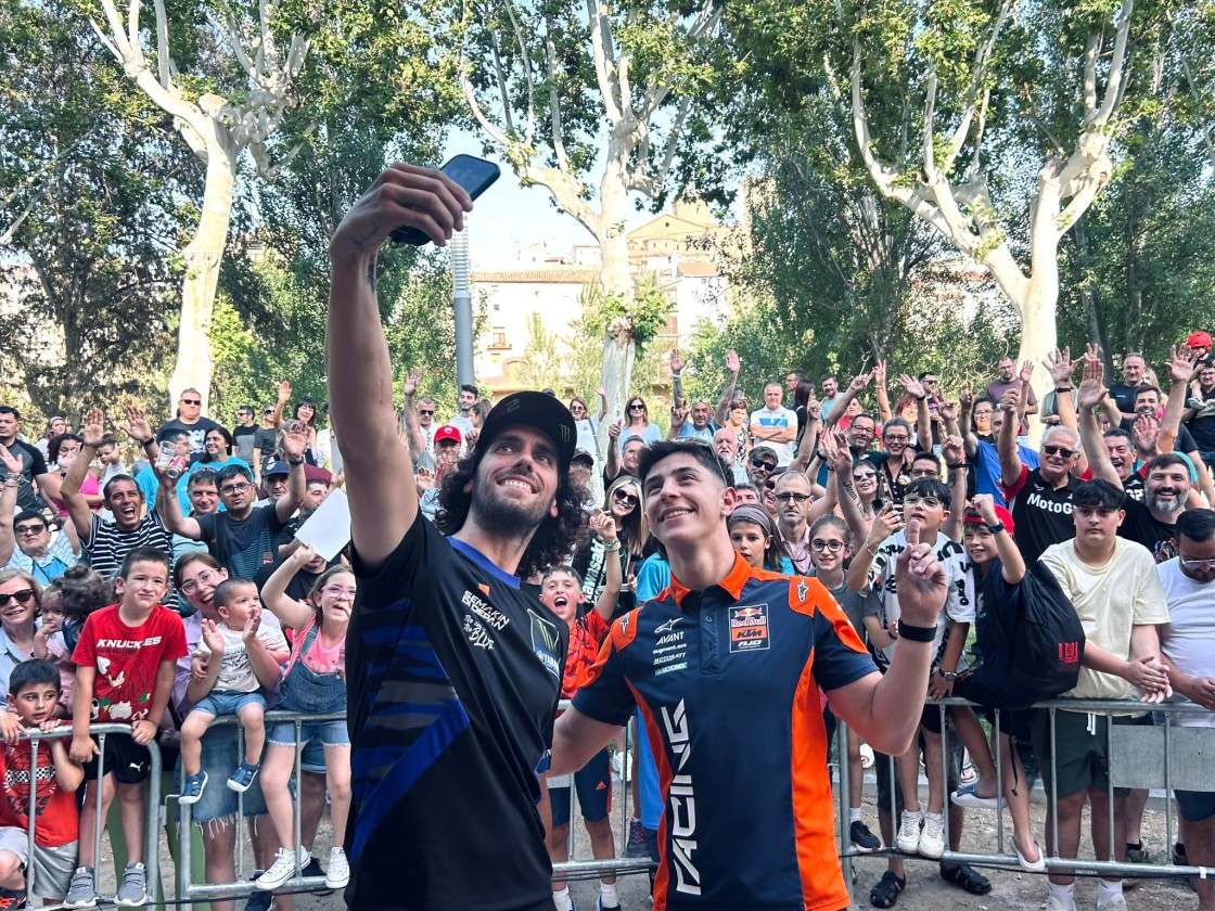 Arranca el fin de semana con pulso motero y Alcañiz ya vibra también fuera de su circuito