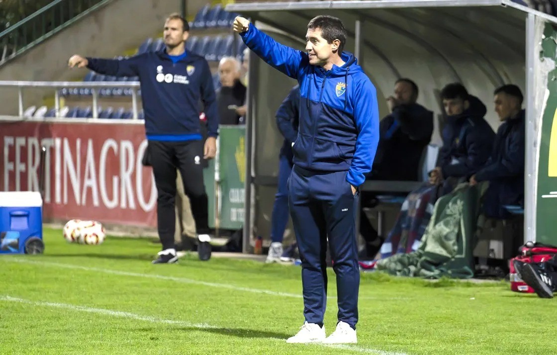 La UD Logroñés confirma para su banquillo a Unai, que deja el CD Teruel