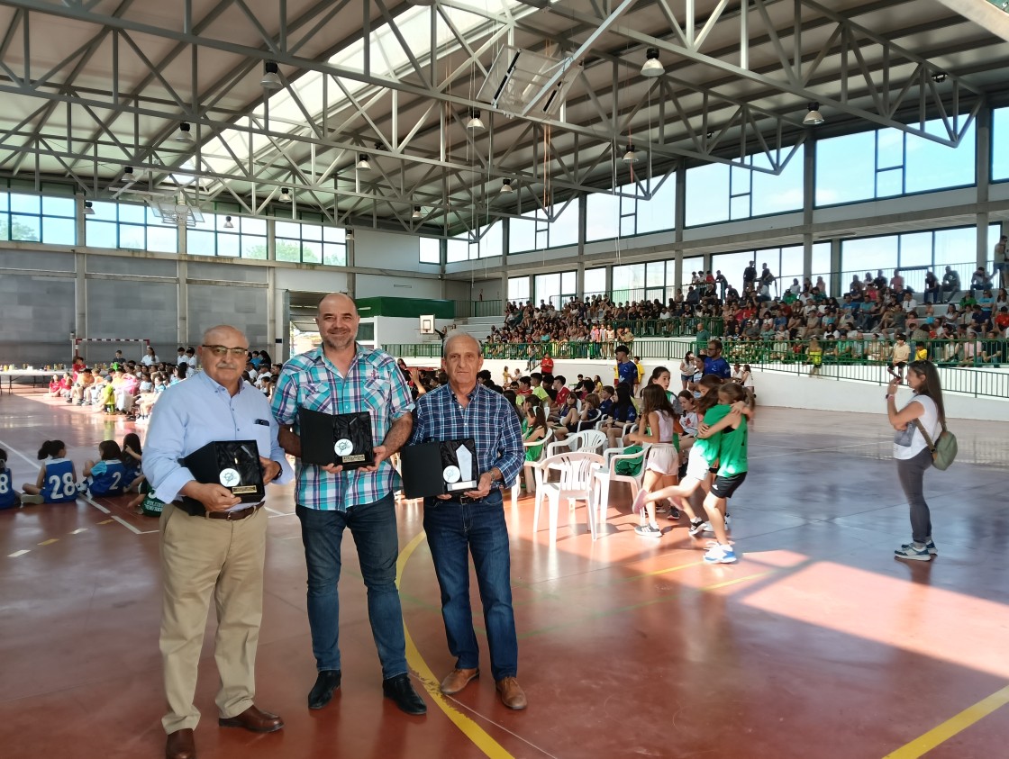 Comunidad de Teruel reconoce a los 300 atletas de sus juegos deportivos escolares