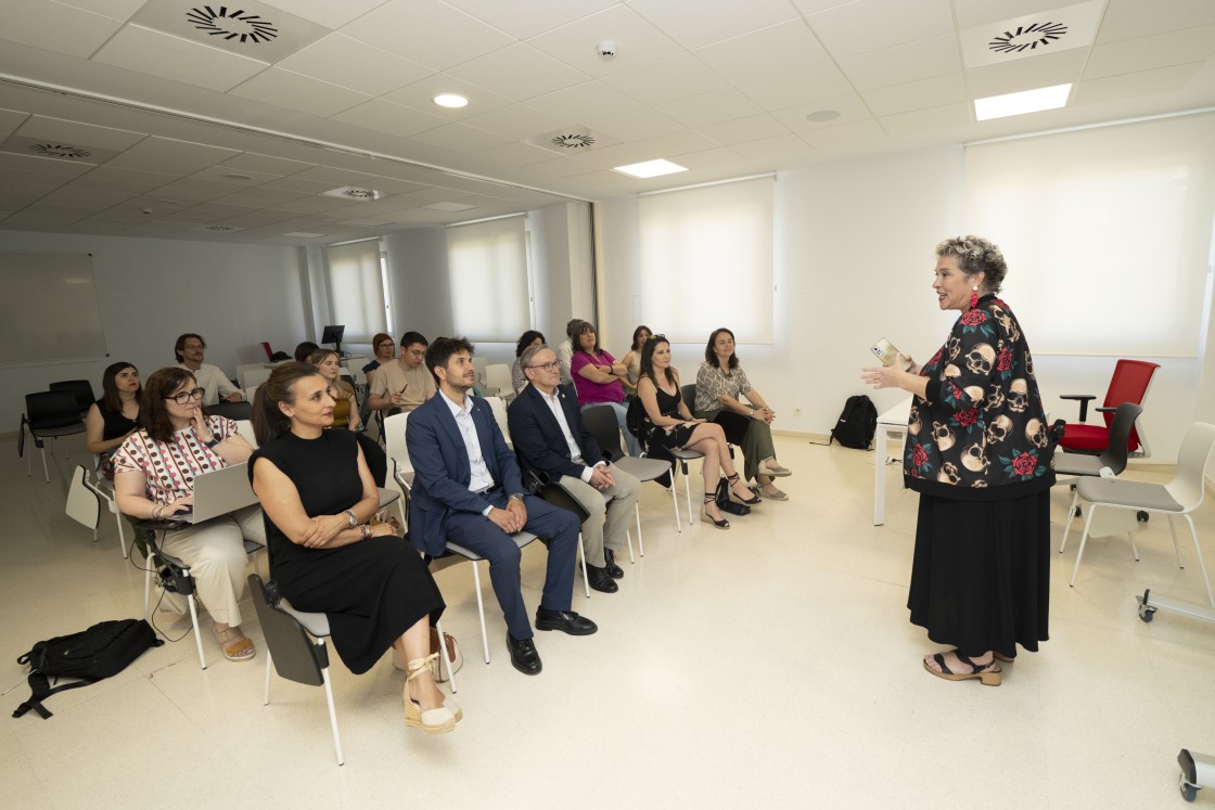 Periodistas locales de todo Aragón se forman sobre emergencias, el eclipse y la IA en Teruel
