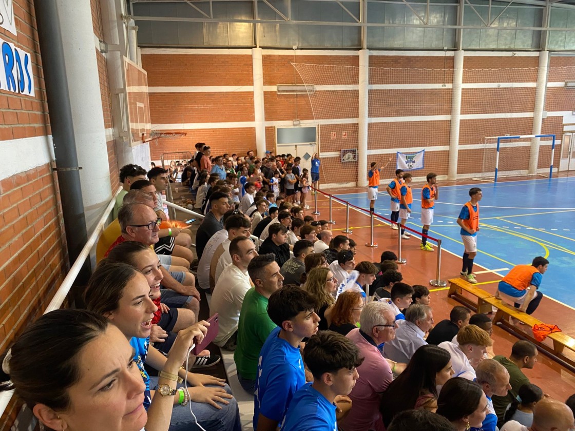 Fiesta mayor en La Puebla de Híjar con un Zafán que no se rinde nunca