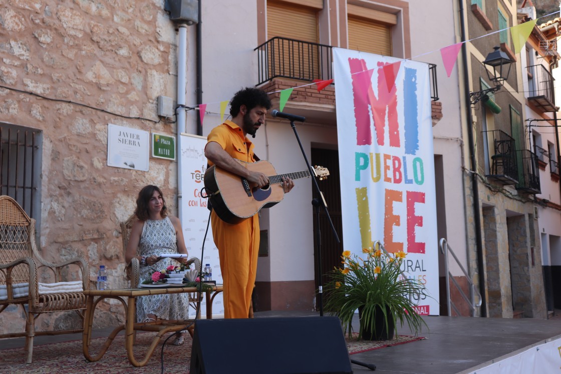 Marwan completó el sueño musical y cultural del público que acudió al V Festival de Libros