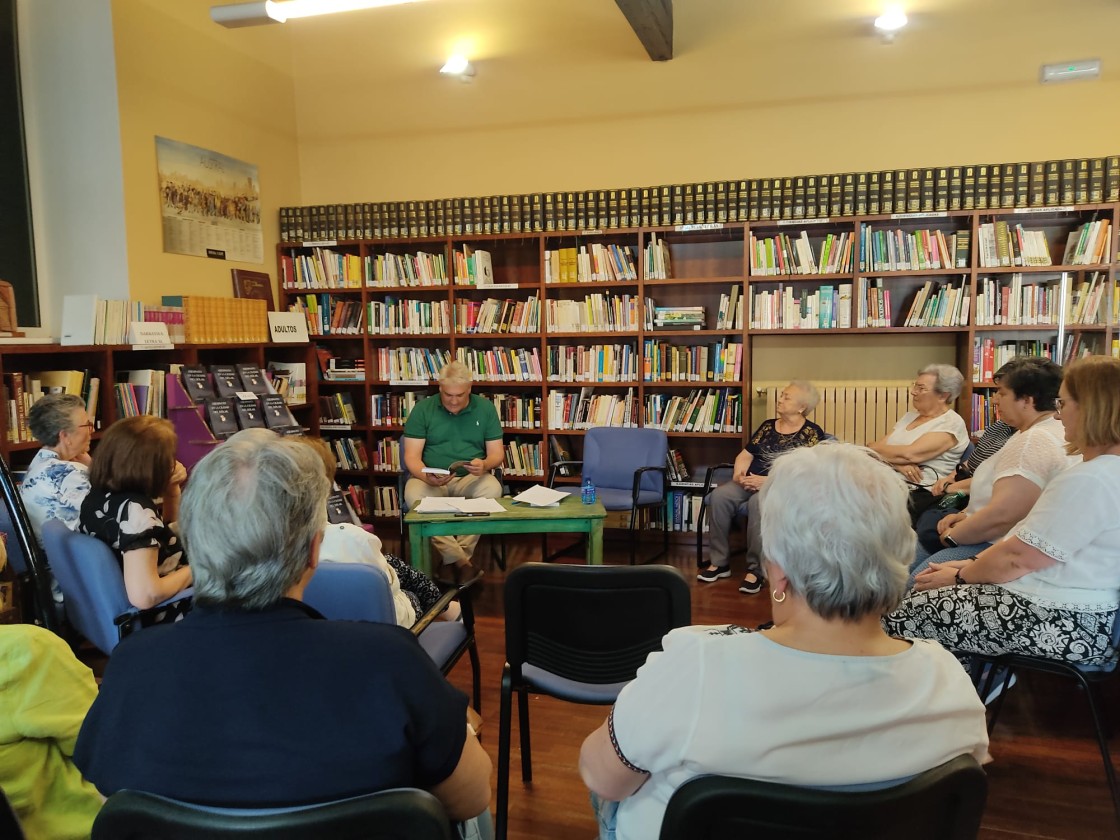 El archivo municipal de Santa Eulalia se abre a los vecinos