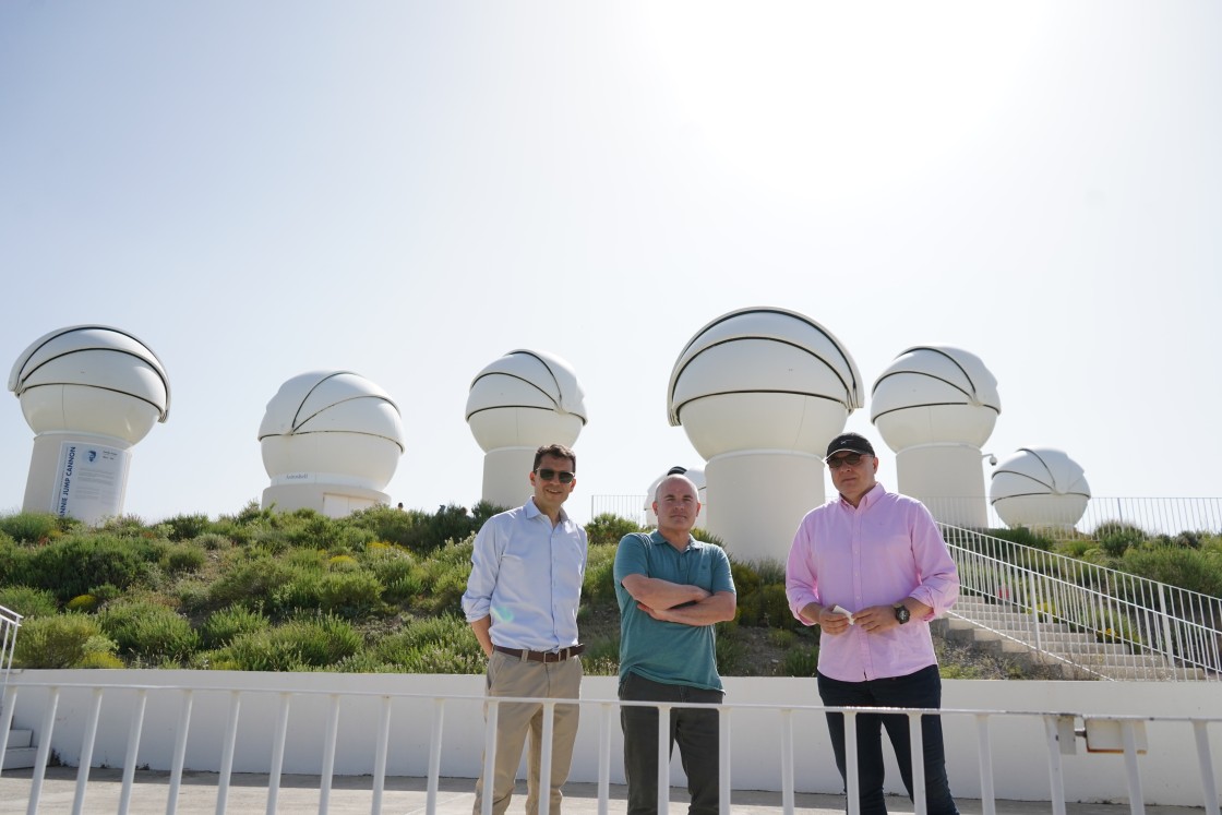 El director de la Agencia Espacial Española visita el Observatorio Astrofísico de Javalambre