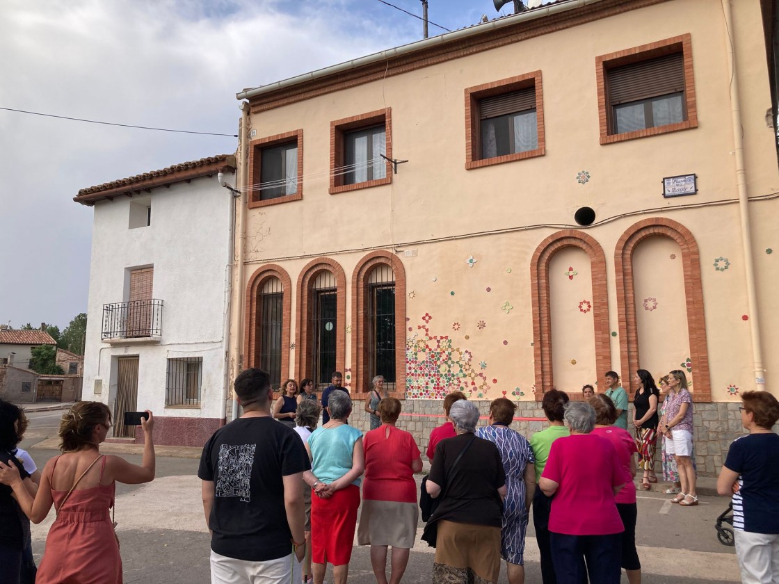 Acompañando-T reúne en Visiedo a las autoras del primer mural mudéjar del programa