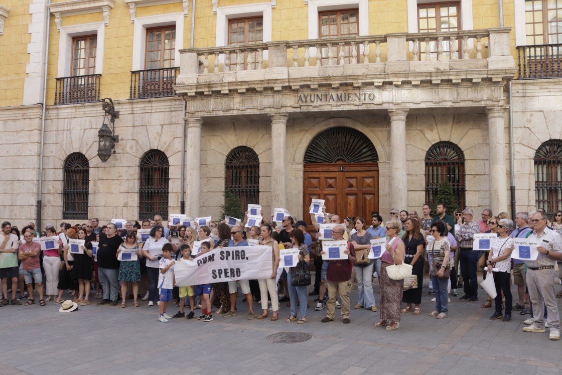 Los vecinos de San Francisco esperan todavía las ayudas directas de las administraciones