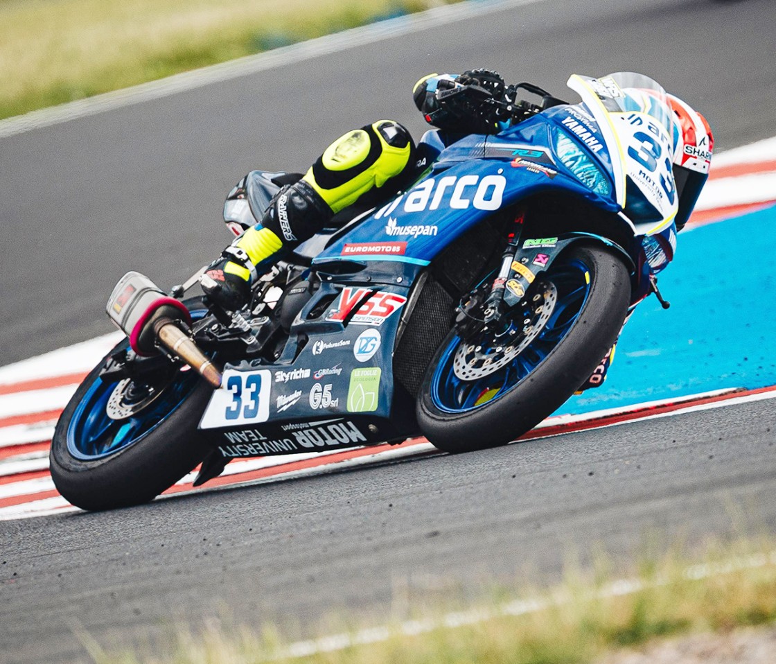 Difícil arranque en Misano con una 23ª posición en la primera carrera