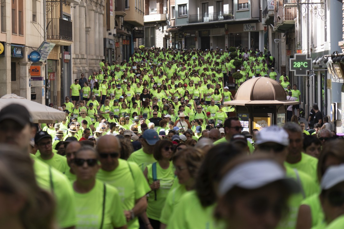 La marcha contra el cáncer supera un año más las previsiones con 1.800 participantes