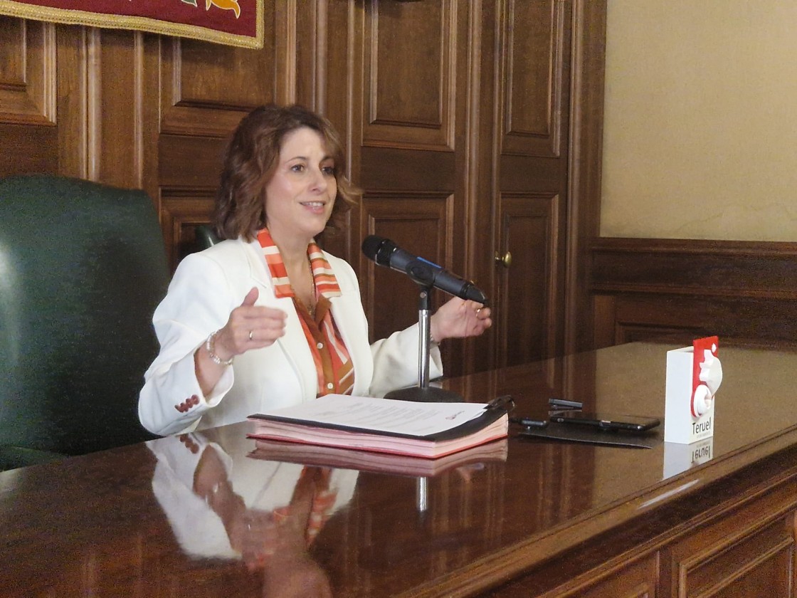 El Ayuntamiento de Teruel inicia el llenado de la piscina de verano de Los Planos