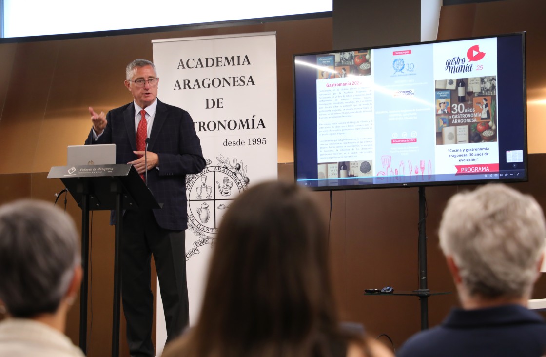 Blasco inaugura Gastromanía, un evento que aborda la evolución de la cocina aragonesa