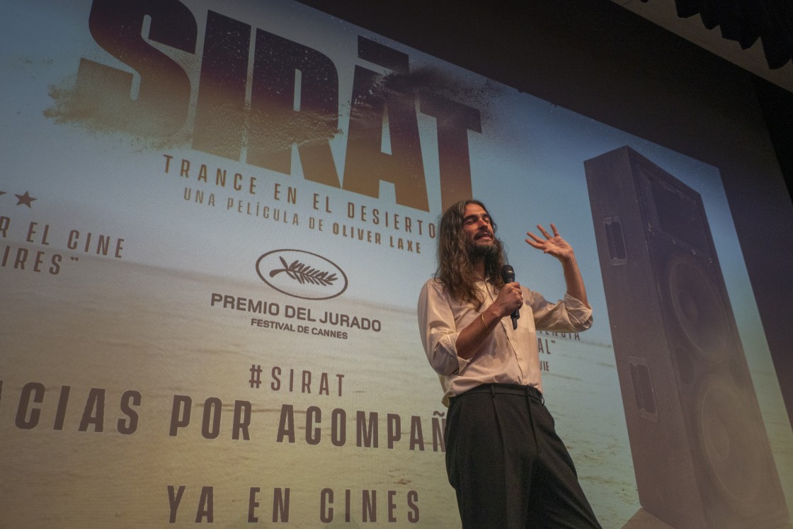 Oliver Laxe, director de ‘Sirât’: “La vida tiene sus reglas y para tomar un buen fruto hay que subir al árbol y arriesgar”