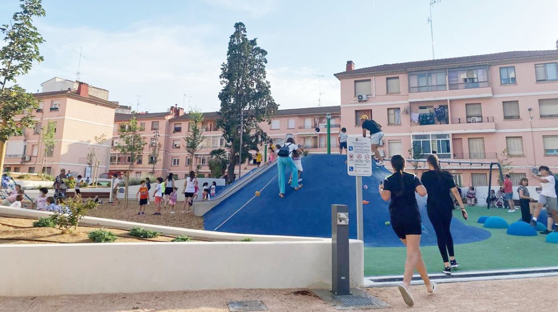 Alcañiz estrena parque en la avenida tras una inversión de 900.000 euros