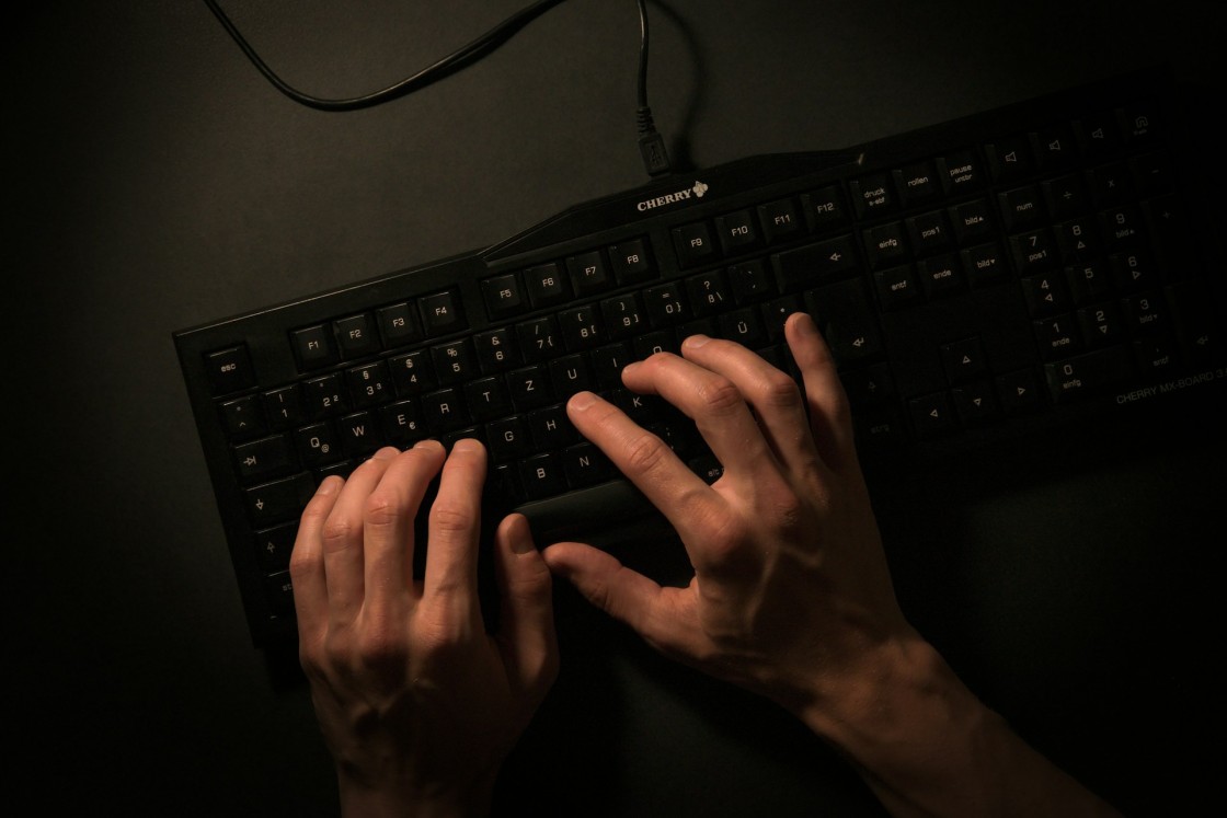 Descubre el top 3 de las empresas líderes en limpieza de reputación online y crisis de comunicación