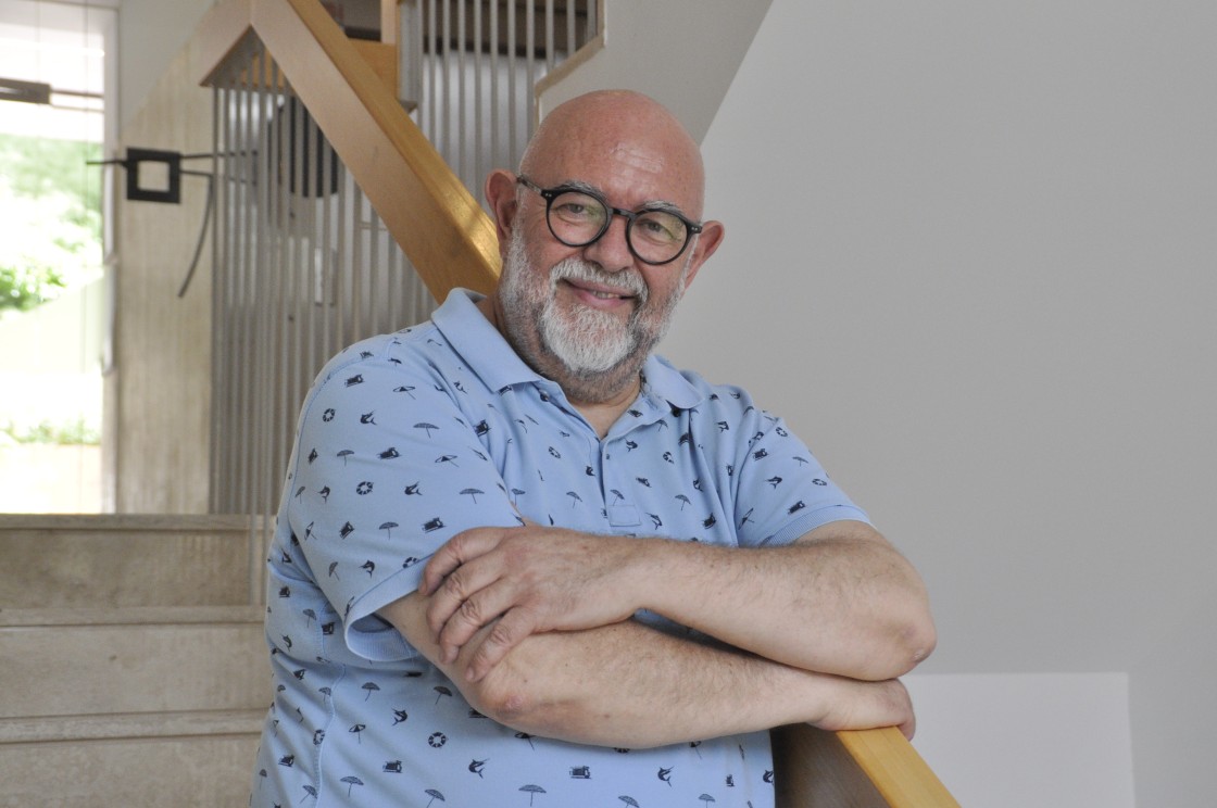 Antón Castro. periodista y escritor: “En Aragón descubrí que me encantan las personas, incluso los crápulas y mentirosos”