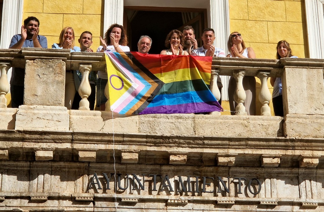Emma Buj pide respeto para todos los ciudadanos en el inicio de la Semana con Orgullo