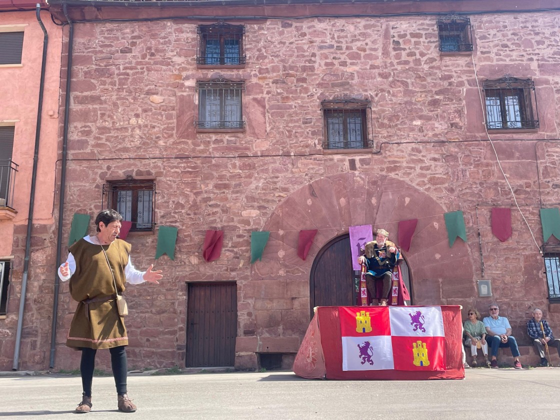 Un juglar emociona en Ródenas narrando la historia de Moricantada