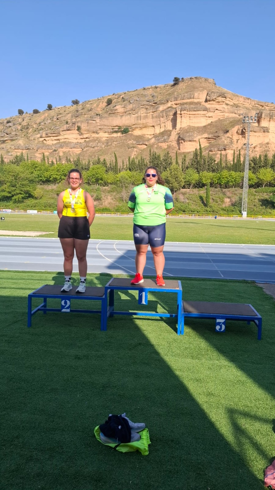 Medallas para las atletas Lapuente, Sanz y Villarroya en Monzón