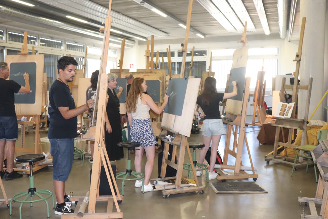 Arranca la III edición del curso de dibujo y pintura de la Universidad de Verano de Teruel con modelos reales