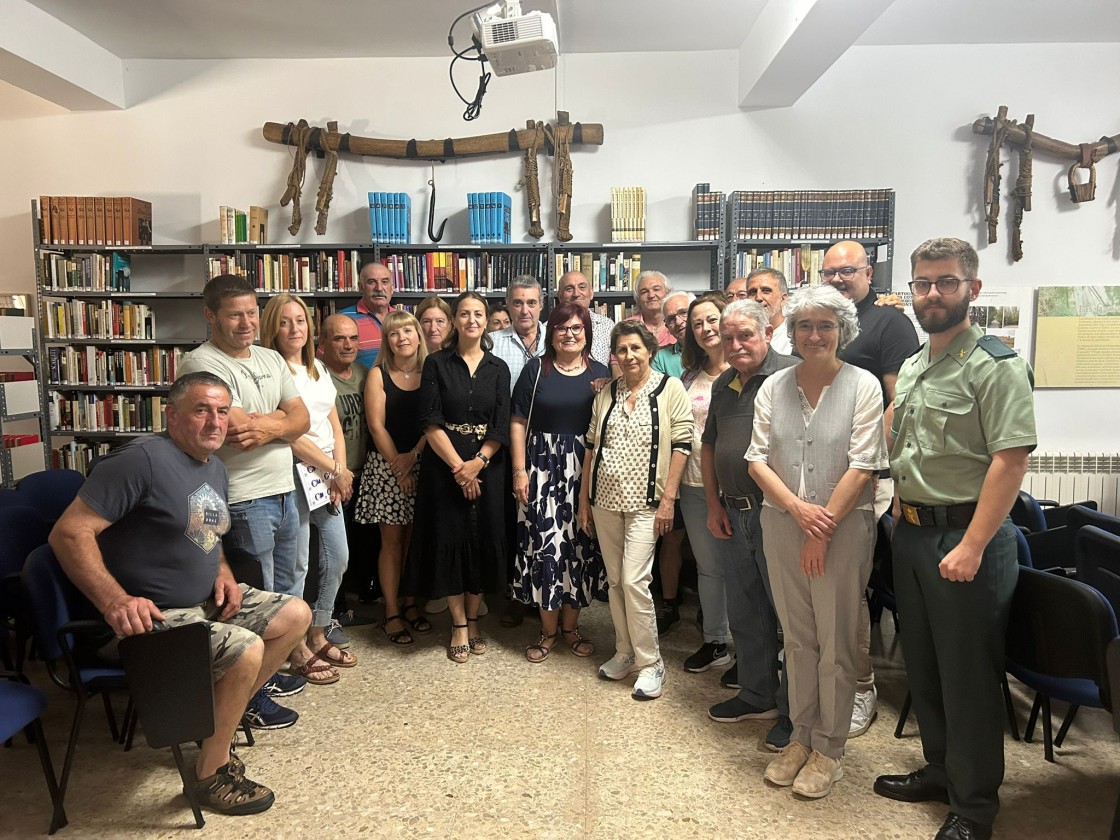 Guadalaviar abre una biblioteca que busca ser referente cultural