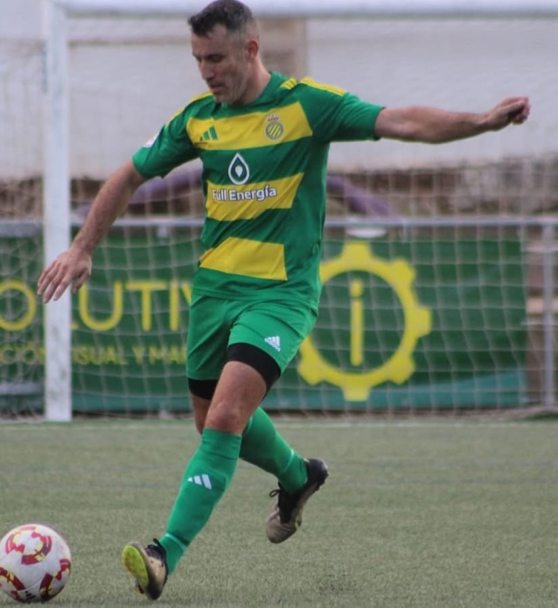José Carlos Gil, otro central de Segunda B para el Calamocha