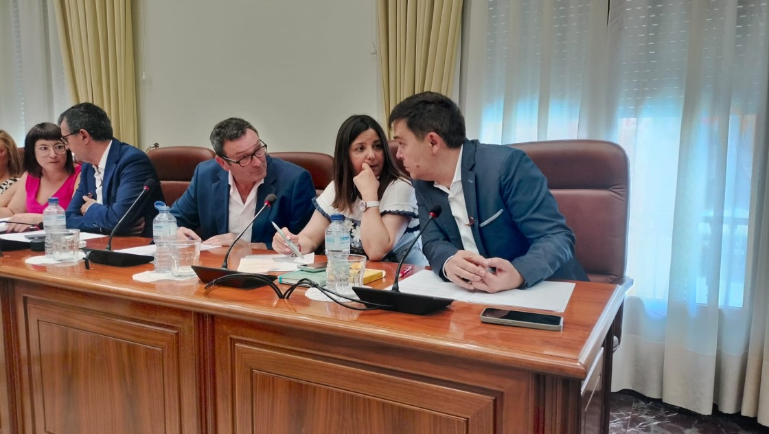 El PSOE asegura que su denuncia consigue en horas el informe para convocar subvenciones que el gobierno de la DPT