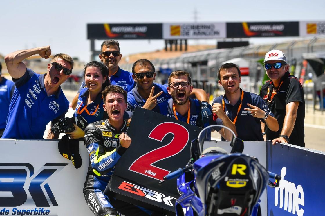 Gonzalo Sánchez, segundo en una apretada carrera de sábado en el Campeonato de España de Superbike