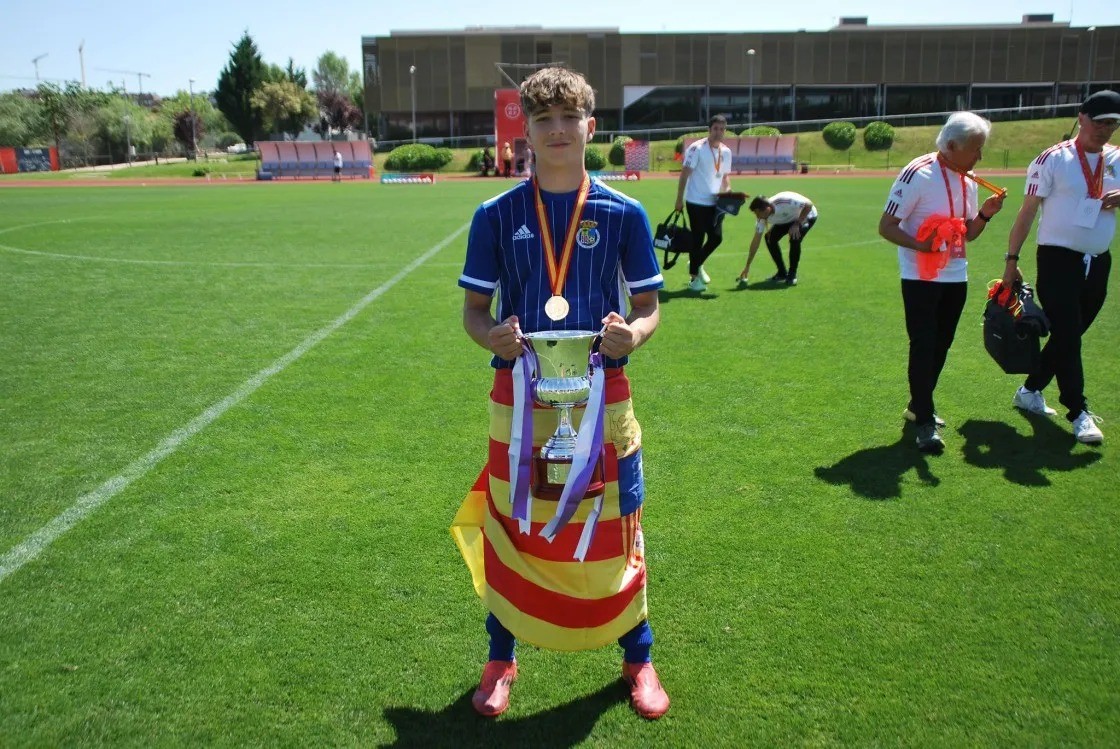 El Real Zaragoza se lleva al talento alcañizano Alonso Ibáñez la próxima campaña