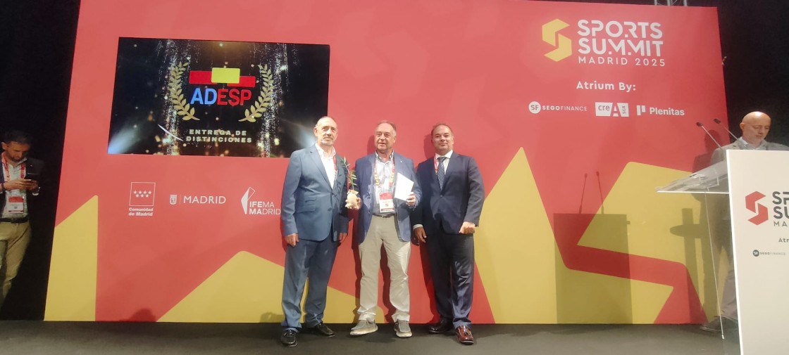 Jesús Artigot recibe el premio Green Sport Flag