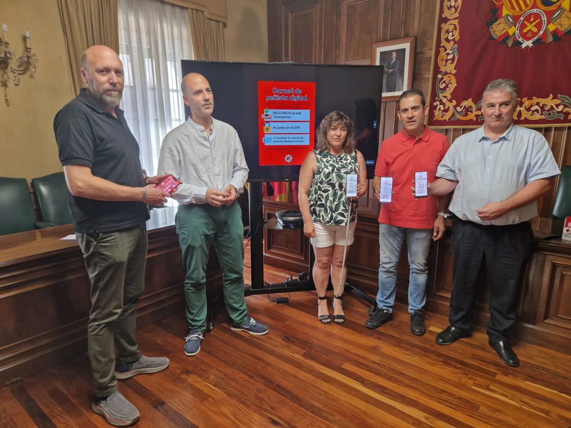 Los peñistas de la Vaquilla estrenan nuevo carné digital